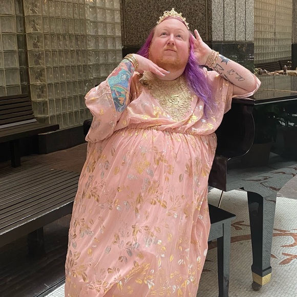 Meet Your Posher, Adam - Picture 13 of 16